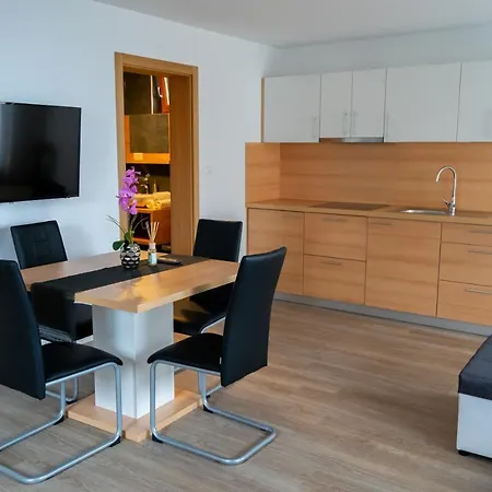 Pjagodic & Wellness Apartmanhotel *