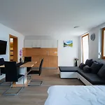 Pj & Wellness - Hot Tub & Sauna - Free Parking