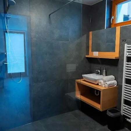 Pj & Wellness - Hot Tub & Sauna - Free Parking Церклье-на-Гореньскем