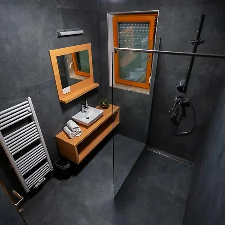 Pj & Wellness - Hot Tub & Sauna - Free Parking 4*