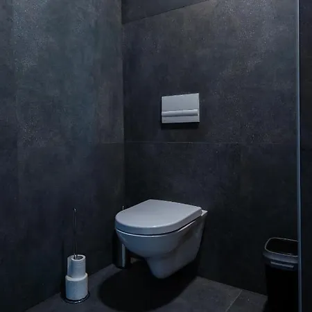 Pj & Wellness - Hot Tub & Sauna - Free Parking Апарт-отель